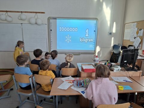 Aktywna Świetlica- mali odkrywcy, czyli “Czy śnieg jest biały?”